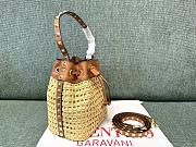 Valentino Garavani Rockstud Bucket 16x18x11cm. - 5