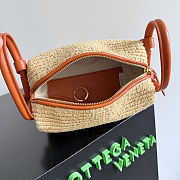Bottega Veneta Loop Top Handle Bag in Raffia and Leather 19x12x9cm - 3
