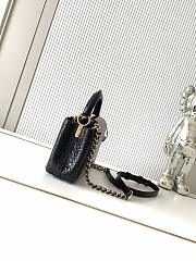Louis Vuitton Capucines Mini 21x14x8cm - 4