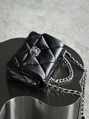 Chanel 19 Flap Bag in Black Quilted Lambskin with Mixed Hardware 26X16X9 cm - 6
