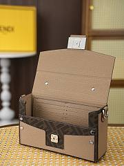 Fendi Baguette Soft Trunk 21.5x6.5x12cm - 3