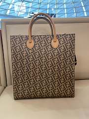 Fendi Vertical Tote Bag in Natural 36 x 14 x 38 cm - 4