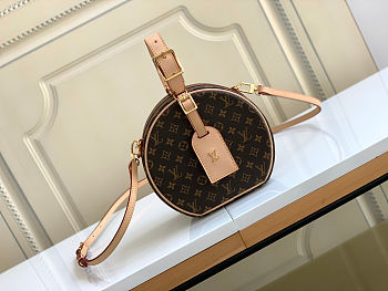 Louis Vuitton Petite Boite Chapeau 17.5x16.5x7.5cm