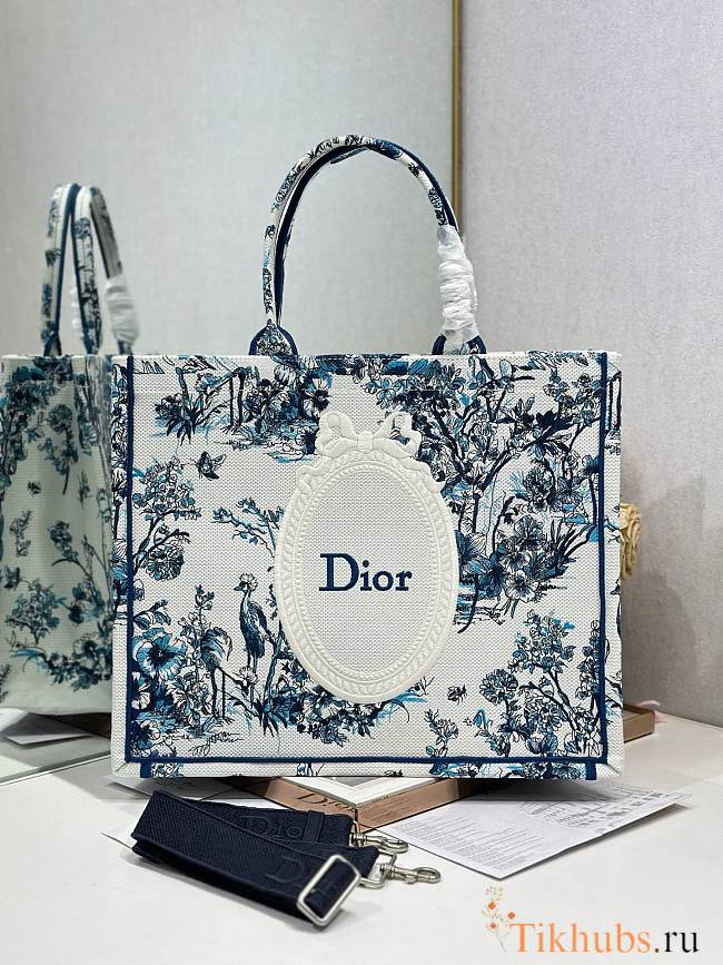 Dior Book Tote in Blue Toile de Jouy Floral Garden Embroidery 42×35×18.5cm - 1