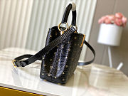  Louis Vuitton Capucines Lizard leather with Monogram studs Bag 27x18x9 cm - 3