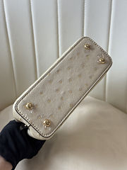 Louis Vuitton Capucines Pearl White Bag 21cm - 4