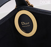 Dior Médaillon Bucket Bag 26.5 x 26 x 15cm - 6