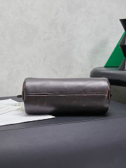 Miu Miu Nappa leather pouch Embossed-Logo Cylinder Bag 21.5 x 9 x 9cm - 6