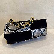 Valentino Garavani Laseine Shopping Bag In Python And Chevron-patterned Suede 34x 29x 12 cm - 6