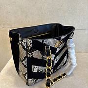 Valentino Garavani Laseine Shopping Bag In Python And Chevron-patterned Suede 34x 29x 12 cm - 5