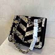 Valentino Garavani Laseine Shopping Bag In Python And Chevron-patterned Suede 34x 29x 12 cm - 3