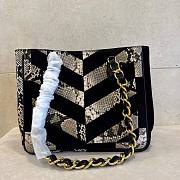 Valentino Garavani Laseine Shopping Bag In Python And Chevron-patterned Suede 34x 29x 12 cm - 2
