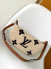 Louis Vuitton Over The Moon 27.5x16.0x7.0 cm - 3