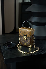 Louis Vuitton Camera Box 12.5 x 17.6 x 6 cm - 1
