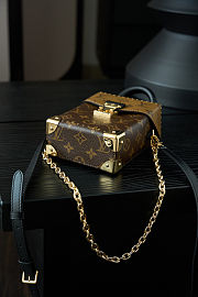 Louis Vuitton Camera Box 12.5 x 17.6 x 6 cm - 6