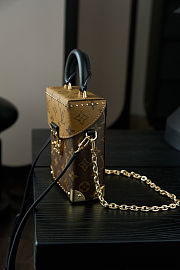 Louis Vuitton Camera Box 12.5 x 17.6 x 6 cm - 3