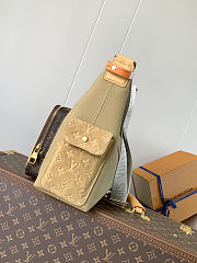 Louis Vuitton M12697 Hobo Cargo 30×31×10.8cm - 4