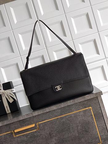 Chanel SS26 Maxi Flap Black 39×28×11cm