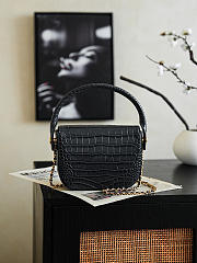 Chanel Mini Top Handle Turn Around Flap Bag 14.5x19.5x5cm - 4