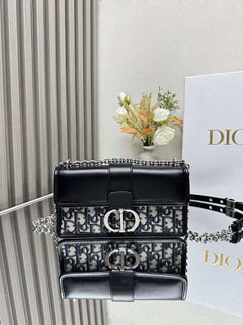 Dior 30 Montaigne East-West Bag with Chain 21x12x6cm