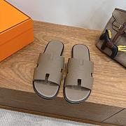  Hermès Izmir Étoupe Brown Sandal  - 4