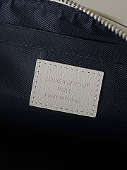 Louis Vuitton Pochette To-Go clutch wallet 30 x 21.5 x 1cm - 2