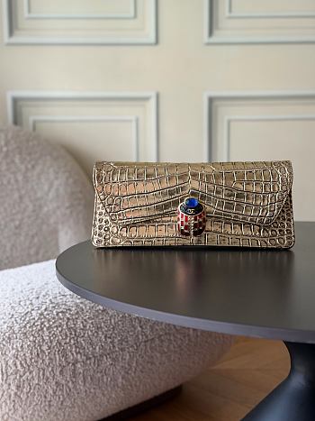 Chanel Paris-New York Coco Croc Scarab Clutch 30X13X4
