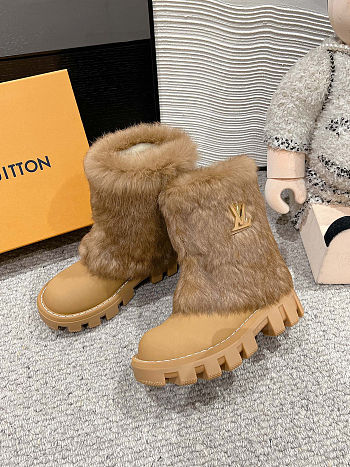 Louis Vuitton Fur Snow Boots 