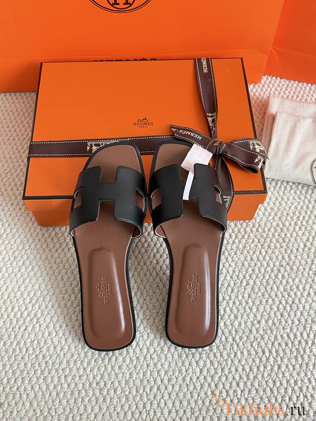 Hermès Oran Sandal Black - 1