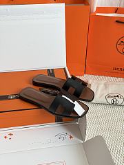 Hermès Oran Sandal Black - 4
