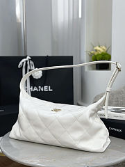 Chanel Ultimate Soft Hobo White Bag 17x35x9cm - 2