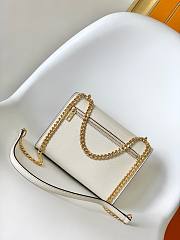 Louis Vuitton MyLockMe Chain Bag 22.5x17.0x5.5cm - 6