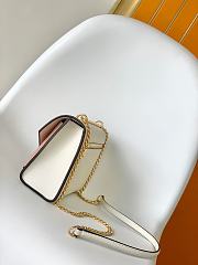 Louis Vuitton MyLockMe Chain Bag 22.5x17.0x5.5cm - 3