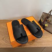 Hermès Men's Izmir Sandals Black Epsom Leather - 6