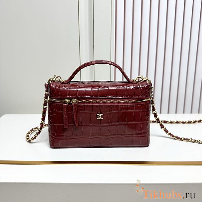 Chanel Large Vanity Case with Chain Croc-Embossed Calfskin Burgundy 17x19x5cm - 1