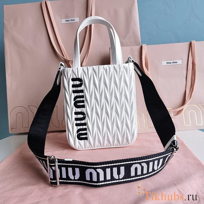  Miu Miu Matelassé Ciré Handbag 18X15X5cm - 1