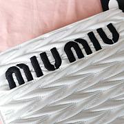  Miu Miu Matelassé Ciré Handbag 18X15X5cm - 5