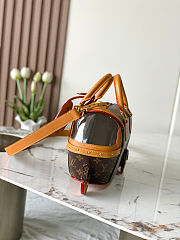  Louis Vuitton Rickshaw Wearable Bag 28x18x11cm - 5