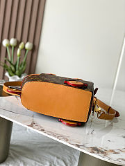  Louis Vuitton Rickshaw Wearable Bag 28x18x11cm - 4