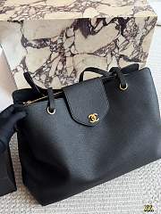 Chanel Large Shopping Bag in Grained Calfskin & Gold-Tone Metal Black 36x46x20cm - 1
