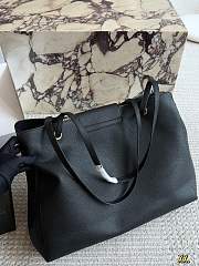 Chanel Large Shopping Bag in Grained Calfskin & Gold-Tone Metal Black 36x46x20cm - 5