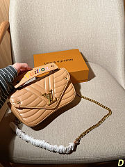 Louis Vuitton New Wave 22×14×6 cm - 4